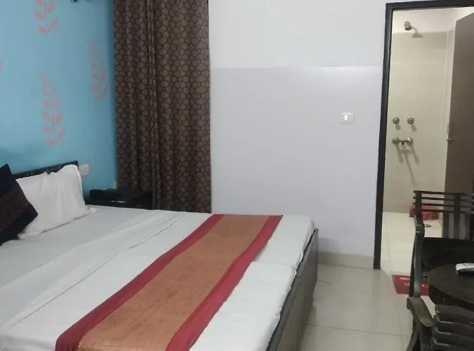 Galaxy Plaza Near Igi Airport Dehli