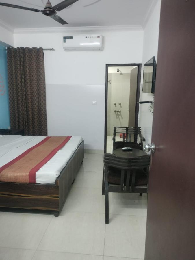 Galaxy Plaza Near Igi Airport Dehli Hotel 3*